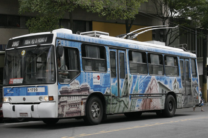 Projeto institui passagem livre em ônibus para crianças com até seis anos 